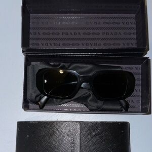 Prada rectangular Black Sunglasses
100% original